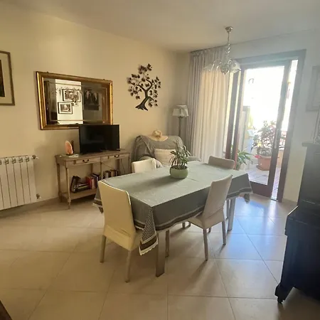 A Due Passi Dal Mare Guest house
